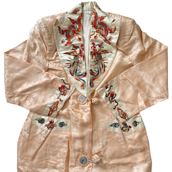 Vintage Peach Pink Asian Silk Embroidered Robe with Sash - Silk Lined Kimono - Picture 4 of 16